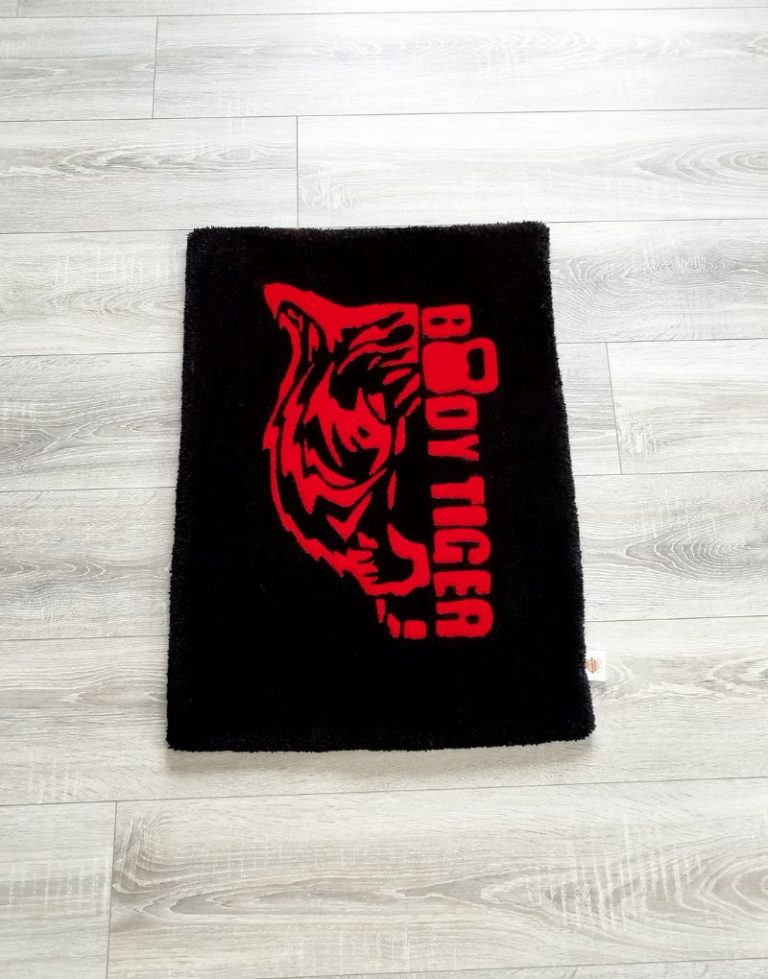 Tapis personnalisé logo body tiger