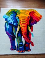 Eléphant arc-en-ciel en tufting